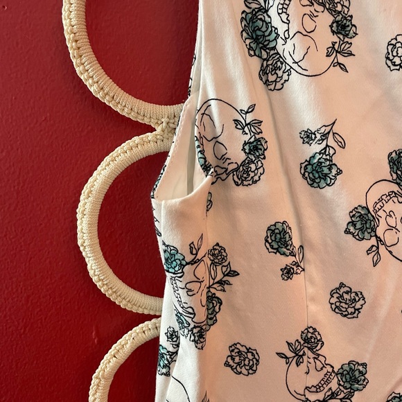 Vintage Style Dress, Skull and Roses - Picture 4 of 9